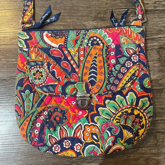 FINAL PRICE Vera Bradley Retired Pattern Crossbody Bag - Picture 1 of 8